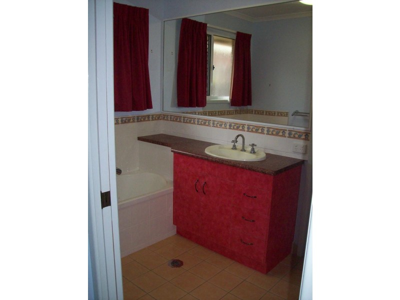 11 Rose Street, Proserpine QLD 4800