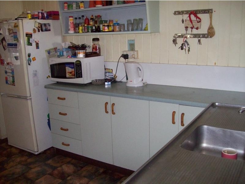 8 Davy Avenue, Proserpine QLD 4800