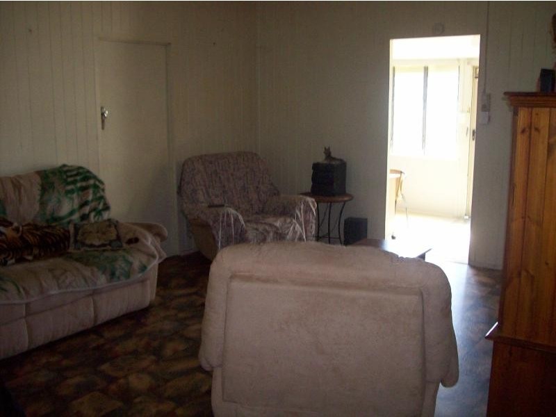 8 Davy Avenue, Proserpine QLD 4800