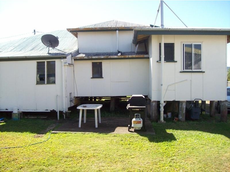 8 Davy Avenue, Proserpine QLD 4800