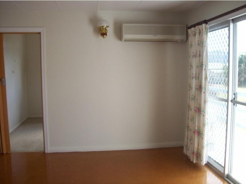 8 Edward Street, Proserpine QLD 4800