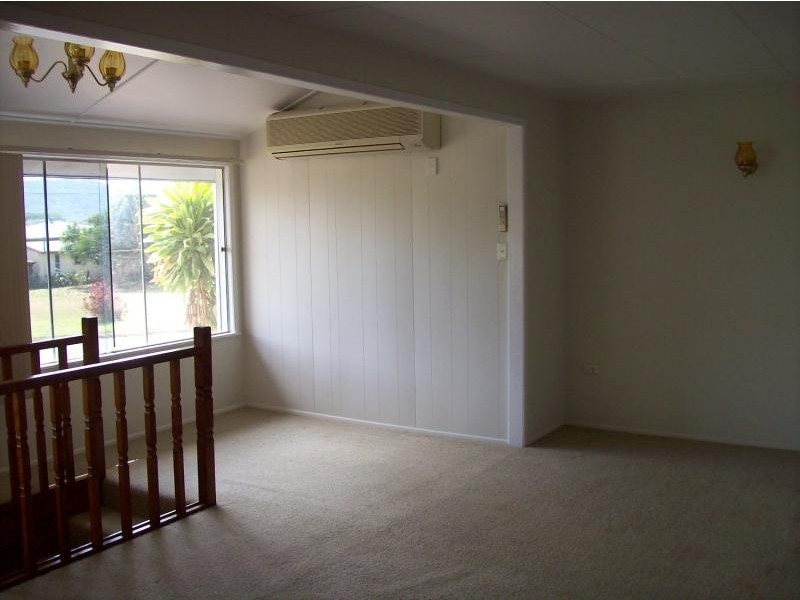 8 Edward Street, Proserpine QLD 4800