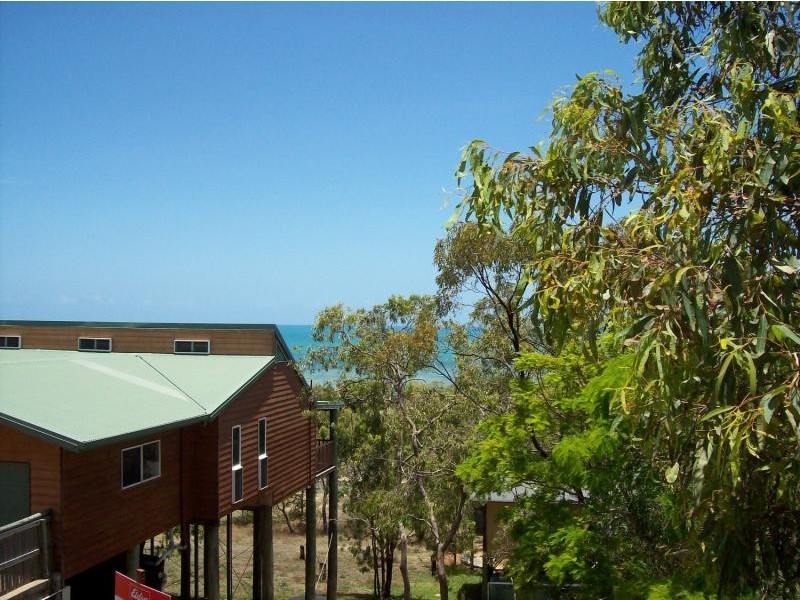 19 Roseric Crescent, Hideaway Bay QLD 4800