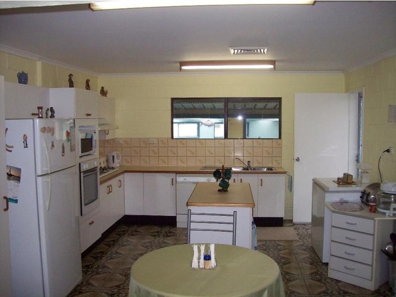 2 Foxlee Street, Proserpine QLD 4800