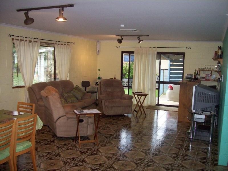 2 Foxlee Street, Proserpine QLD 4800