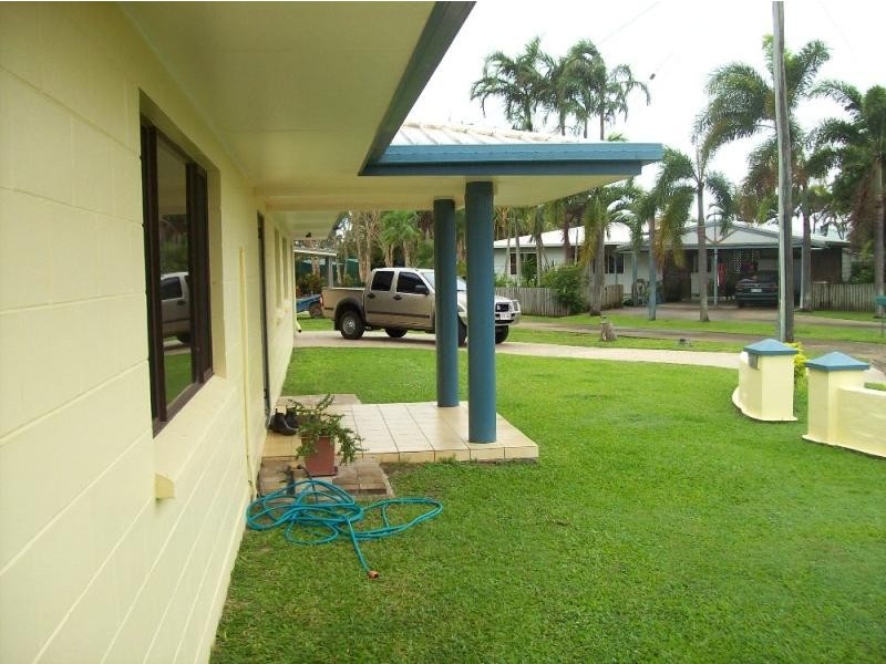 2 Foxlee Street, Proserpine QLD 4800