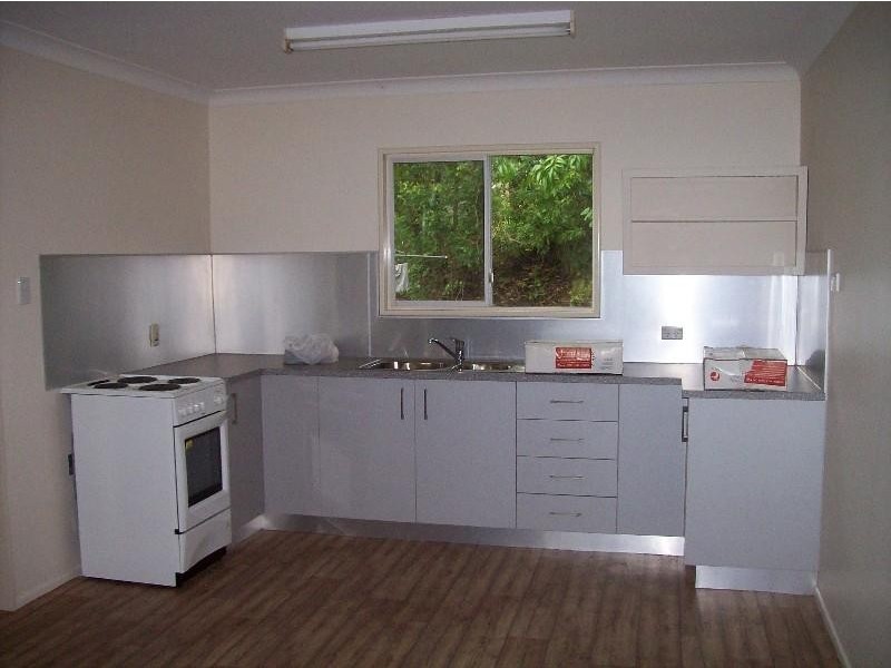 9 Usher Road, Mount Julian QLD 4800