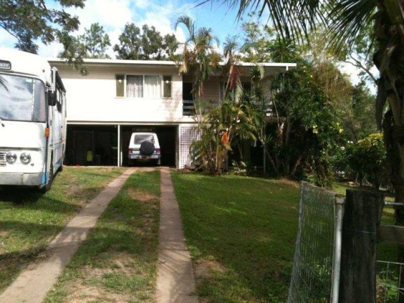 10 Manooka Drive, Cannonvale QLD 4802
