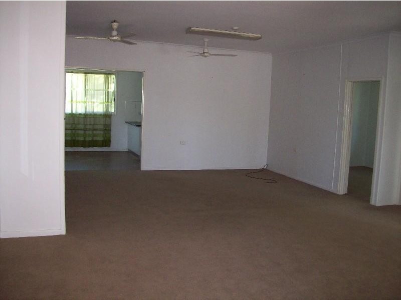 4 Elizabeth Street, Proserpine QLD 4800