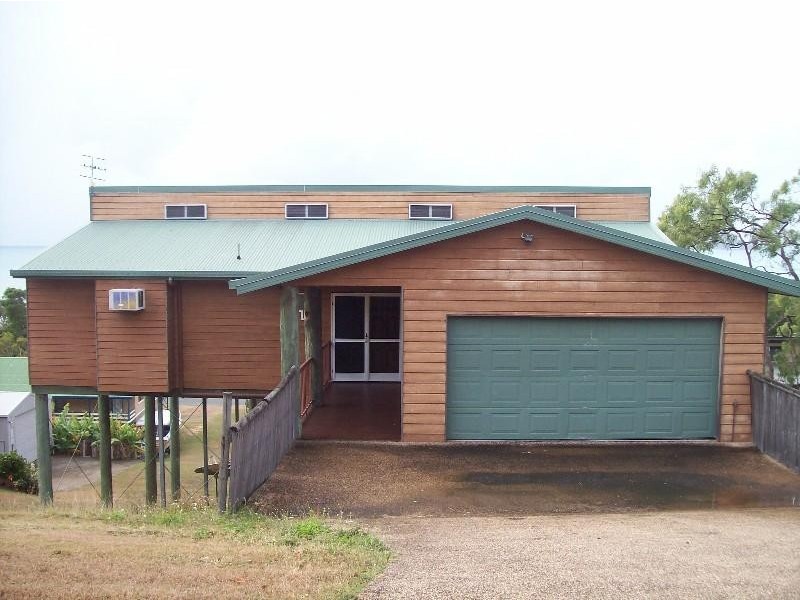 17 Roseric Crescent, Hideaway Bay QLD 4800