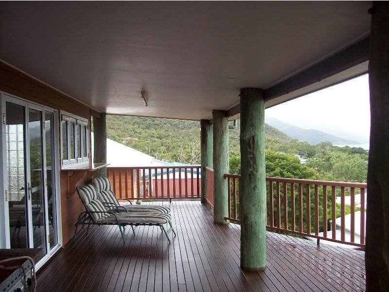 17 Roseric Crescent, Hideaway Bay QLD 4800