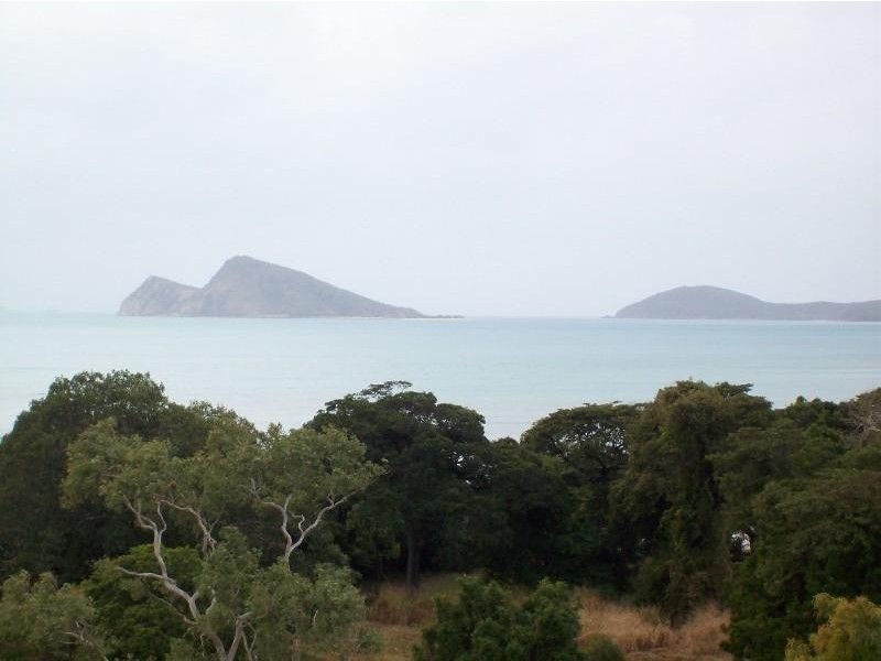 17 Roseric Crescent, Hideaway Bay QLD 4800