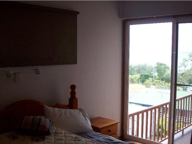 17 Roseric Crescent, Hideaway Bay QLD 4800