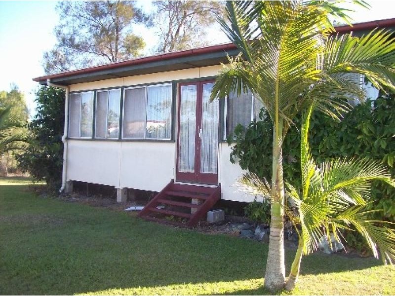8 Joan Street, Proserpine QLD 4800