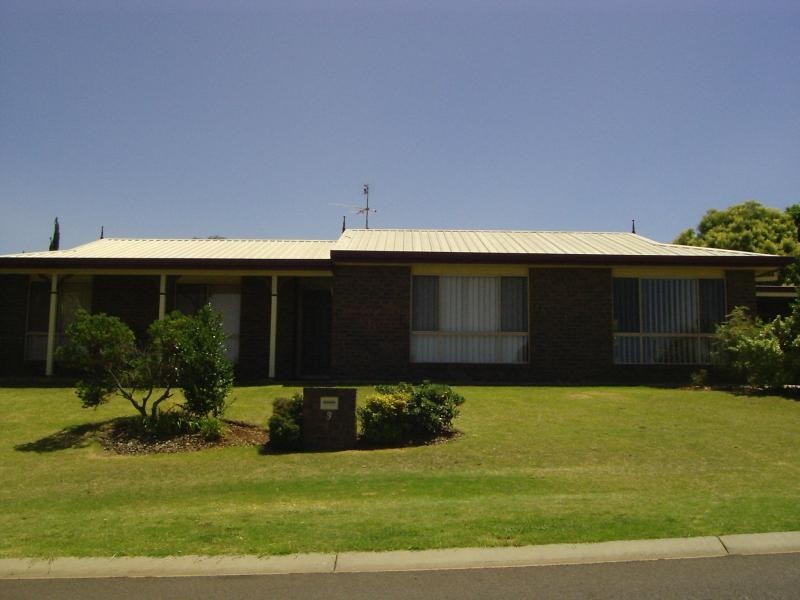 3 Honeysuckle Drive, Glenvale QLD 4350