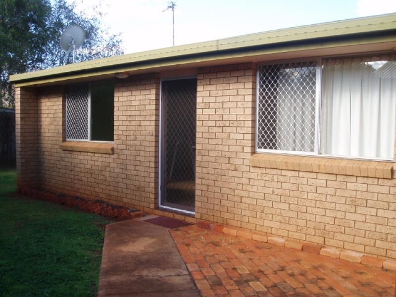 Unit 2/9 Marwedel Street, Toowoomba QLD 4350