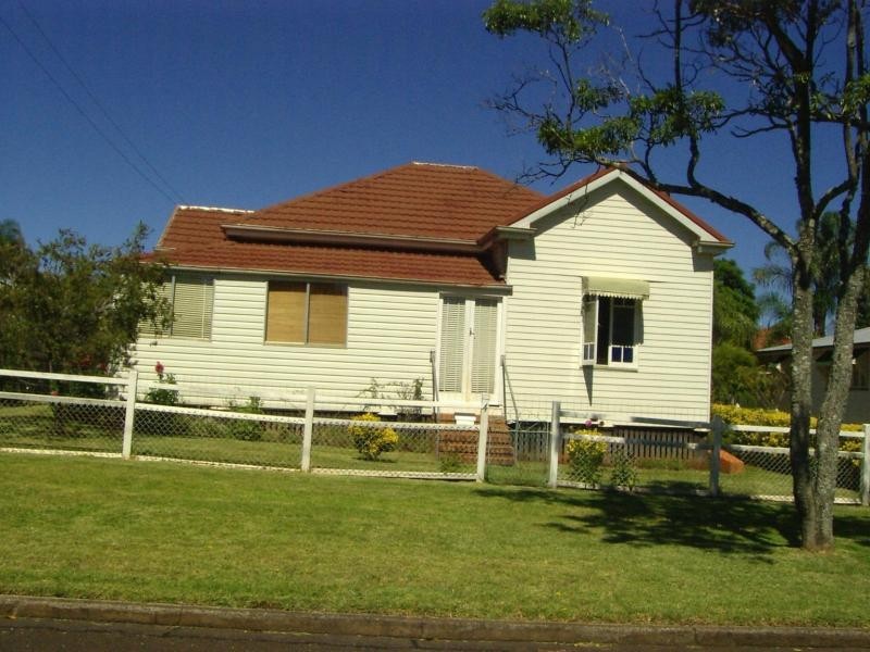 4 HORTON STREET, Toowoomba QLD 4350
