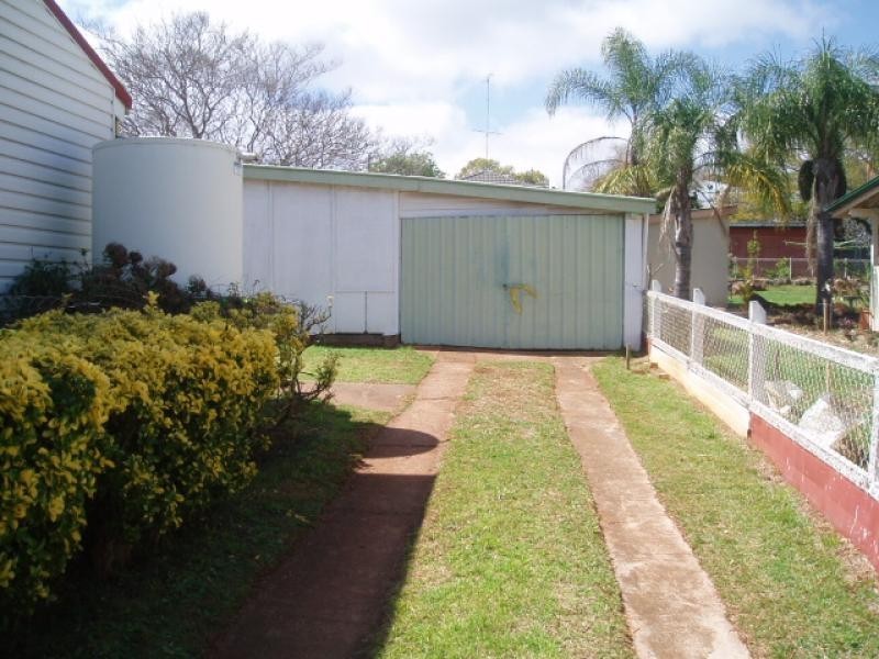 4 HORTON STREET, Toowoomba QLD 4350