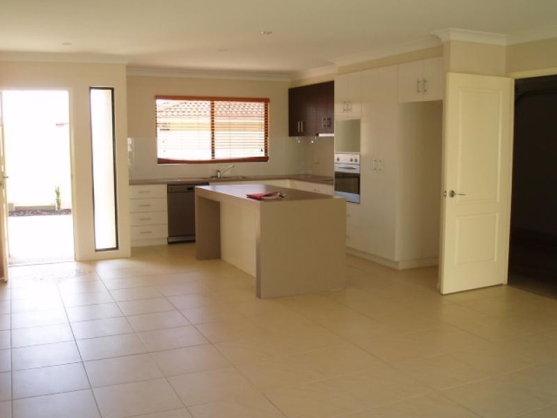 Unit 2/301 B James Street, Toowoomba QLD 4350