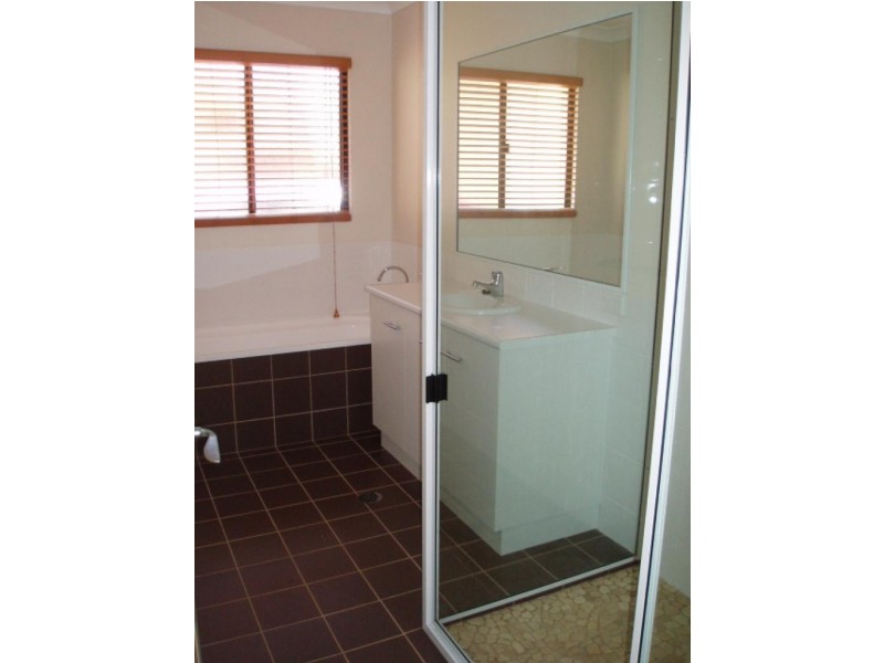 Unit 2/301 B James Street, Toowoomba QLD 4350