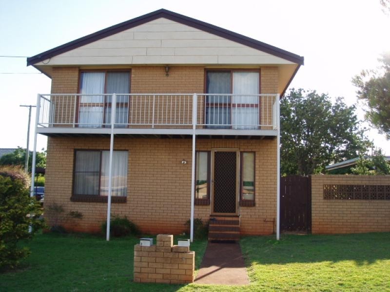 Unit 1/20 Lavena Drive, Toowoomba QLD 4350