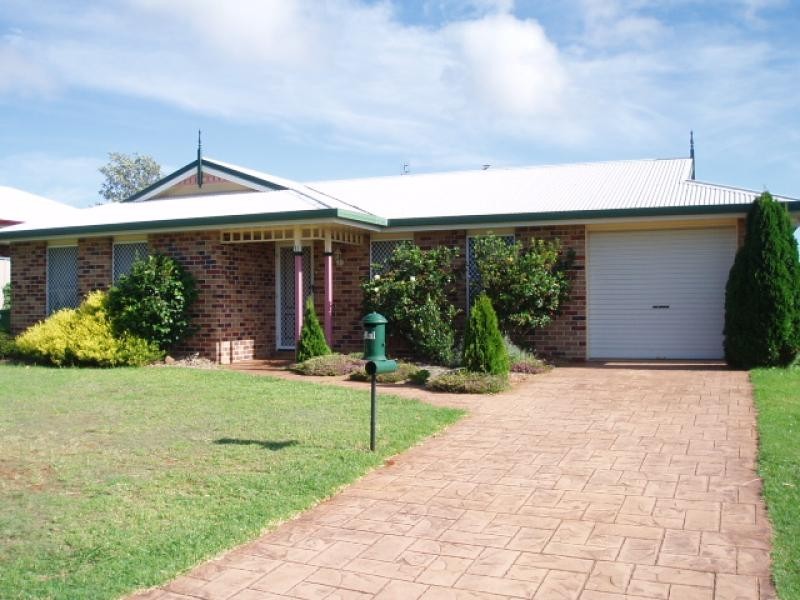 11 SWARTZ STREET, Kearneys Spring QLD 4350