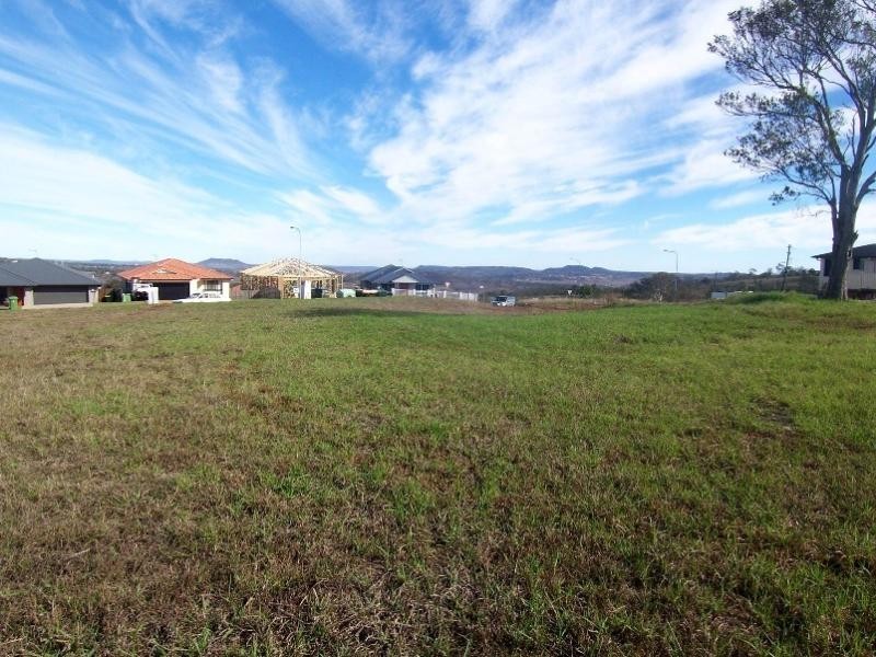 2-4 Dodson Cres, Mount Kynoch QLD 4350