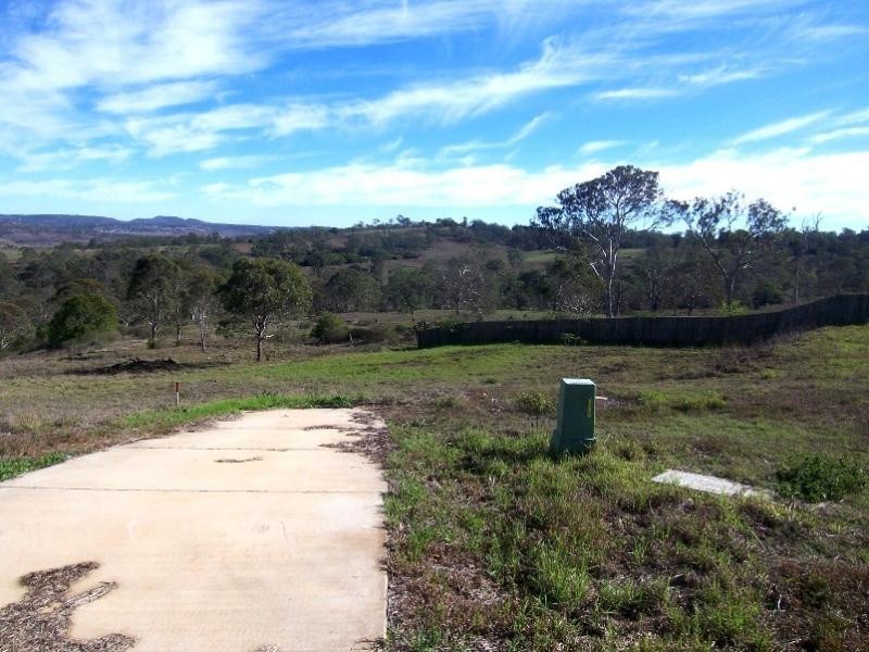 5, 7 McShane Drive, Mount Kynoch QLD 4350