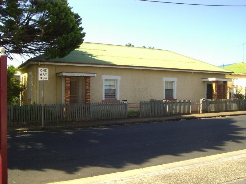 9 A Thorn Street, Toowoomba QLD 4350