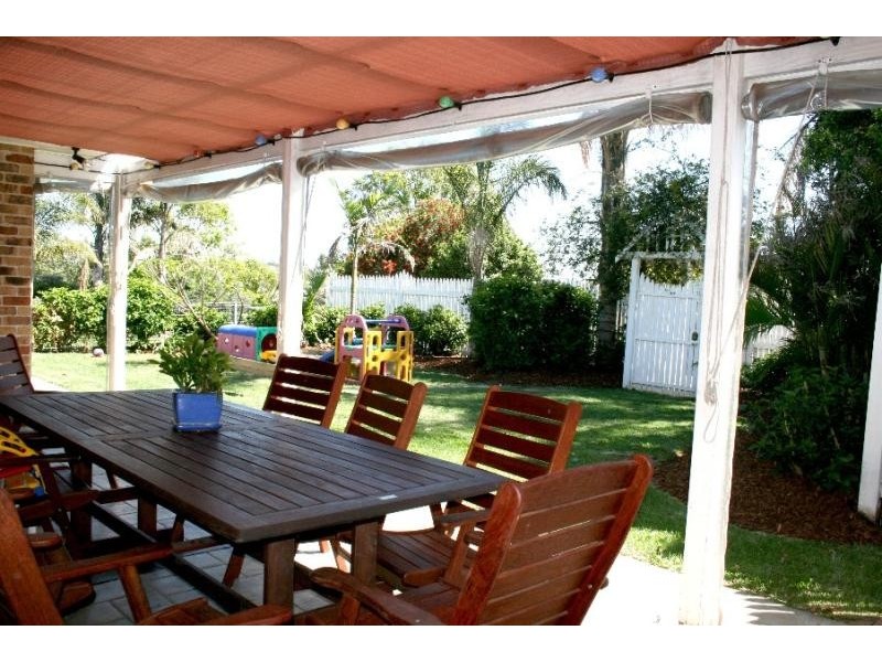 8 COOPER ROAD, Glenvale QLD 4350