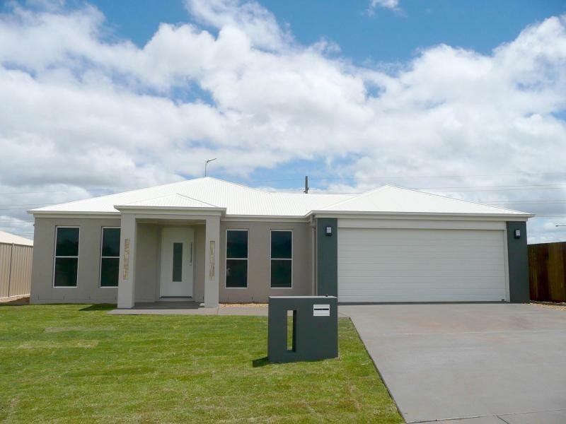 13 ACE DRIVE, Glenvale QLD 4350