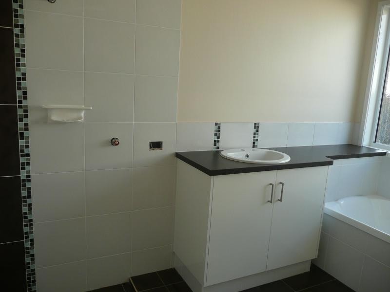 13 ACE DRIVE, Glenvale QLD 4350