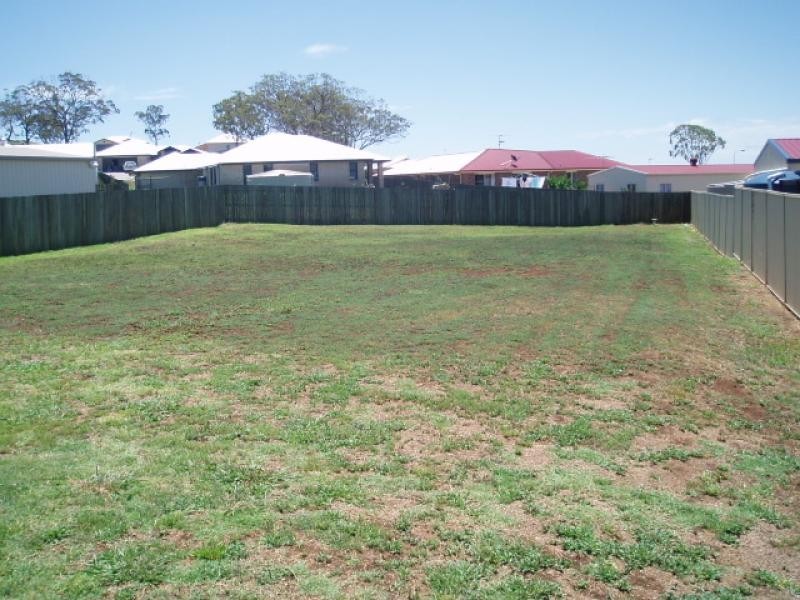 8 Bronte Street, Toowoomba QLD 4350