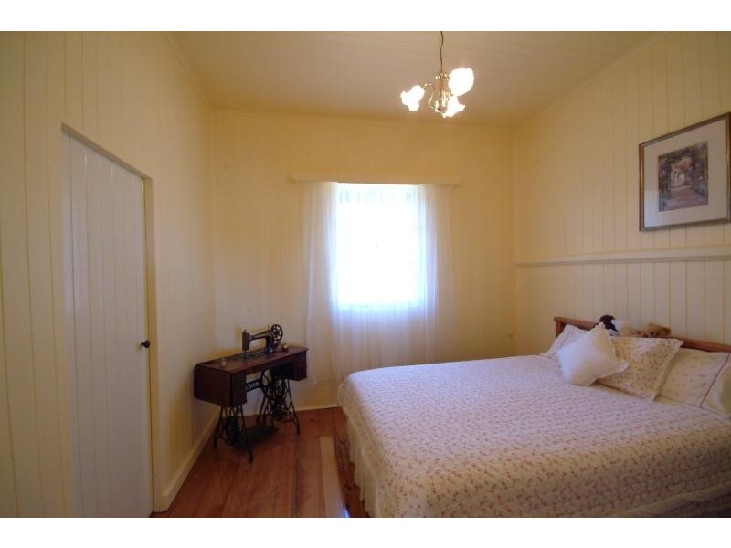 95 Cudmore Rd, Cambooya QLD 4358