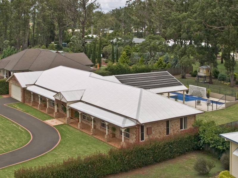 5 TARA CT, Highfields QLD 4352