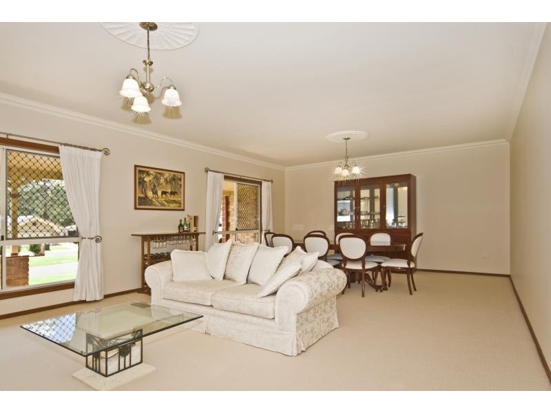 5 TARA CT, Highfields QLD 4352