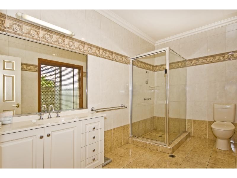 5 TARA CT, Highfields QLD 4352