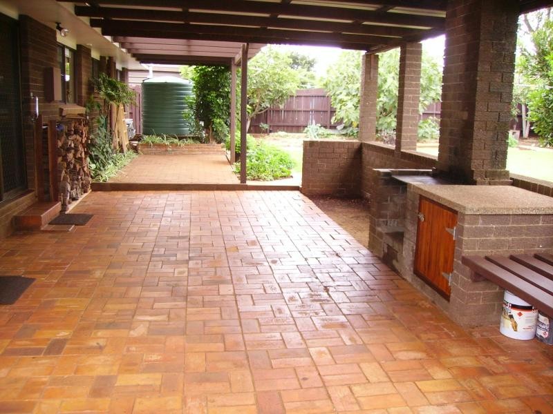 12 Terrica Street, Glenvale QLD 4350