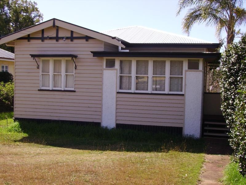 17 DALMENY STREET, Wilsonton QLD 4350