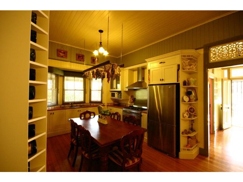 16 ROBINSON STREET, Toowoomba QLD 4350