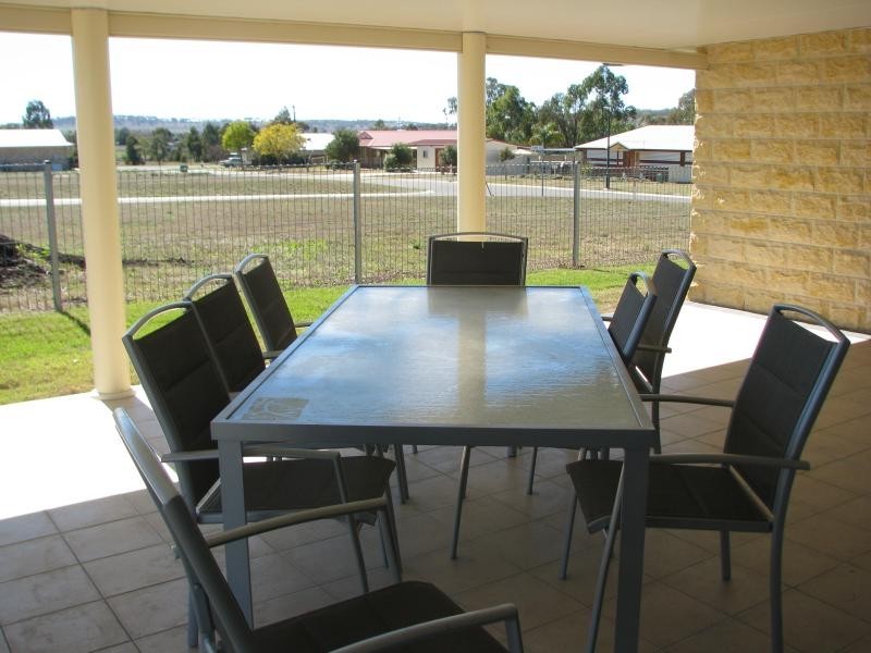 11 SULLIVAN CRESCENT, Pittsworth QLD 4356