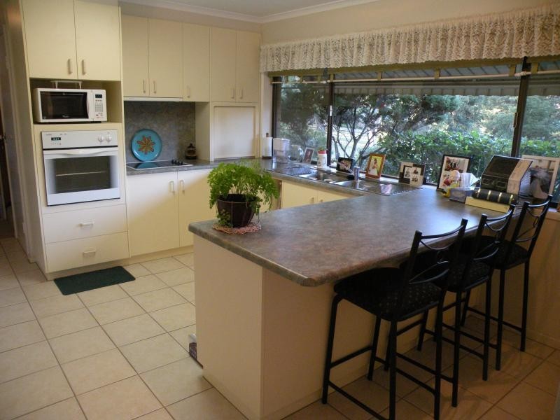 4 LARGE STREET, Middle Ridge QLD 4350