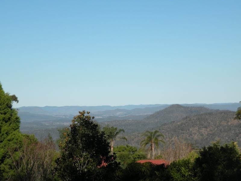 4 LARGE STREET, Middle Ridge QLD 4350