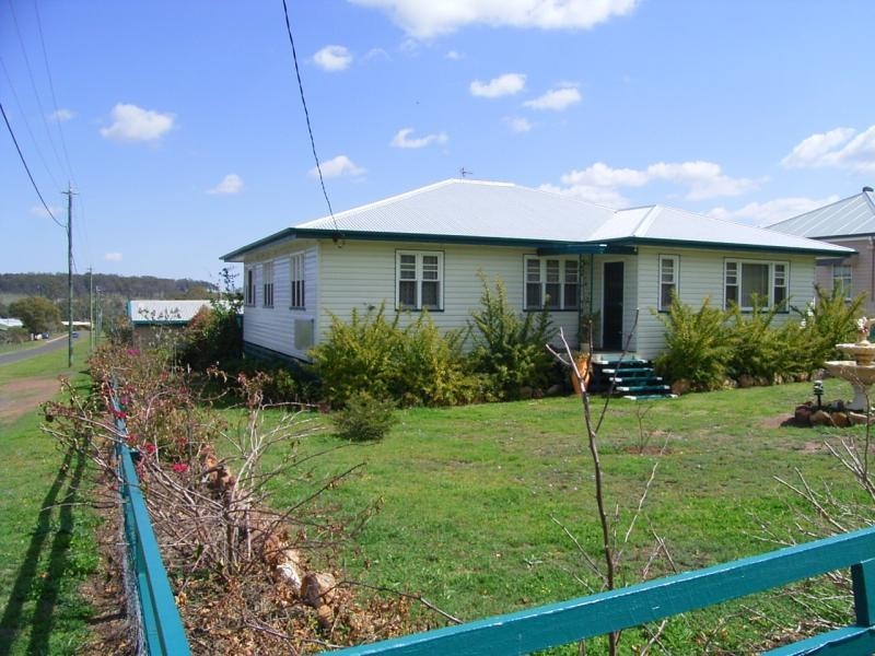 147 Macotta St, Goombungee QLD 4354