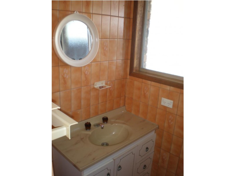 27 YORK STREET, Oakey QLD 4401