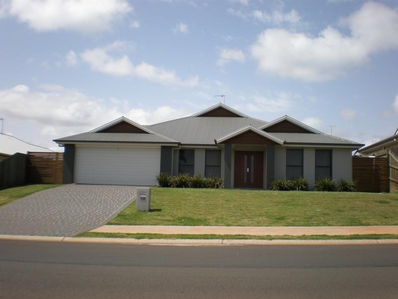 538 HUME STREET, Middle Ridge QLD 4350