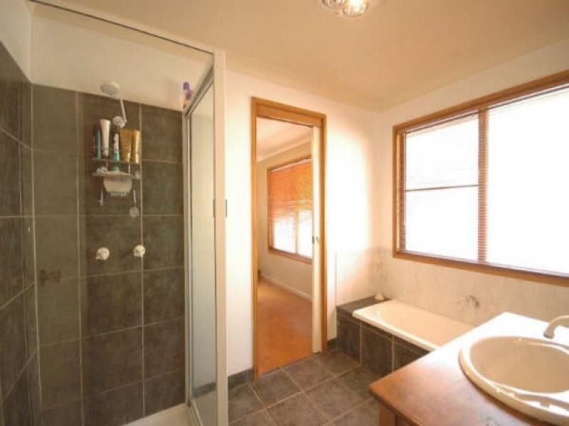 7 Pinnell Road, Crows Nest QLD 4355