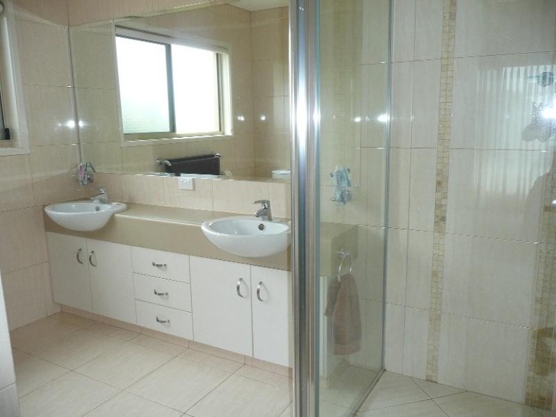 16 Garvan Court, Highfields QLD 4352