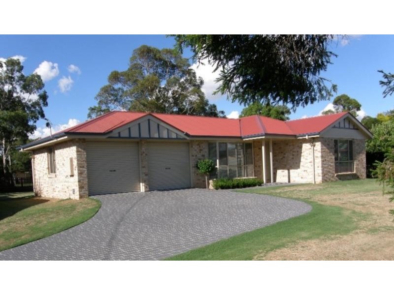 11 McLean Street, Pittsworth QLD 4356