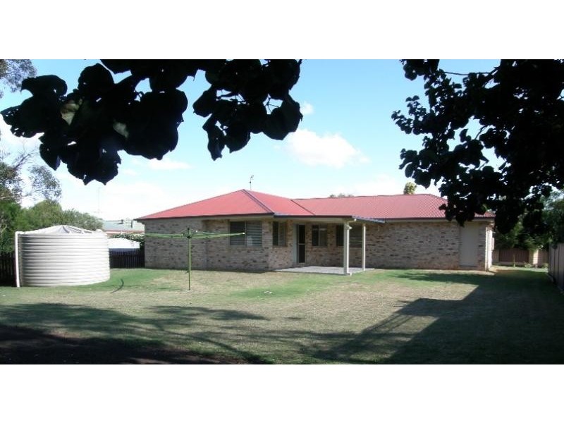 11 McLean Street, Pittsworth QLD 4356